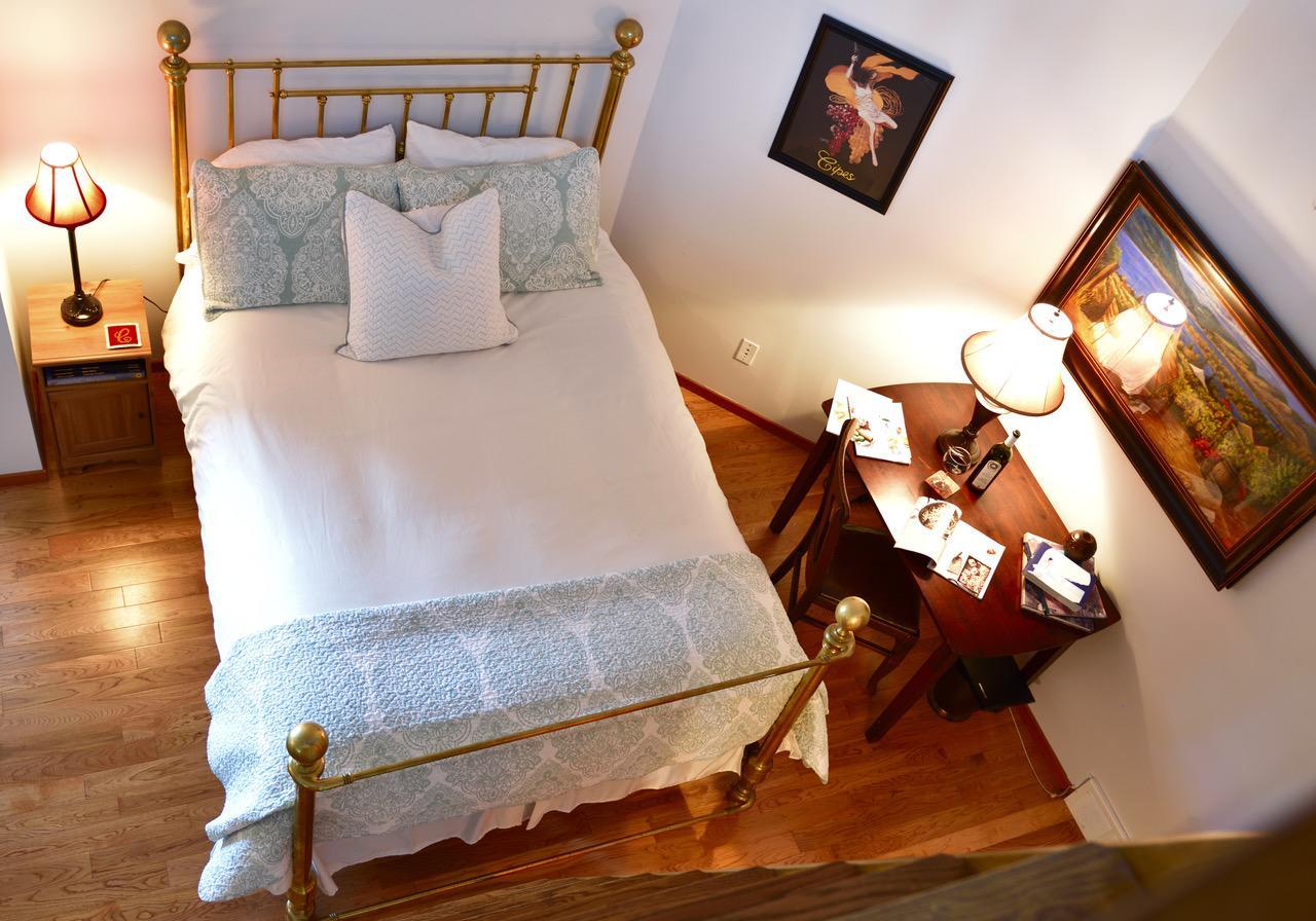 Bed and Breakfast Summerhill Estate House Келоуна Экстерьер фото